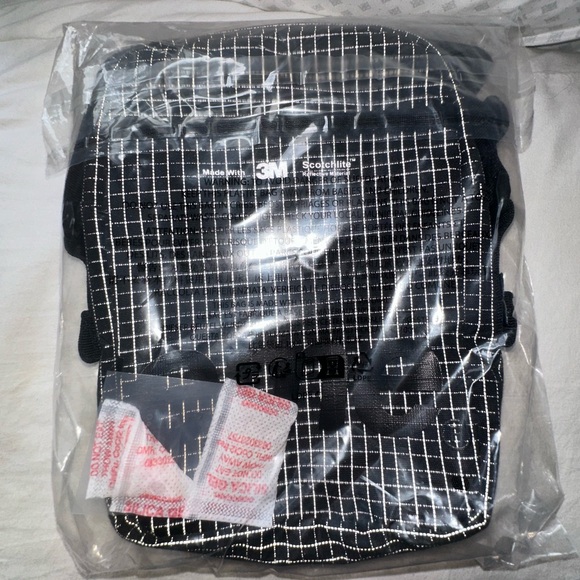 NEW Supreme Crossbody Shoulder Bag - Picture 7 of 12